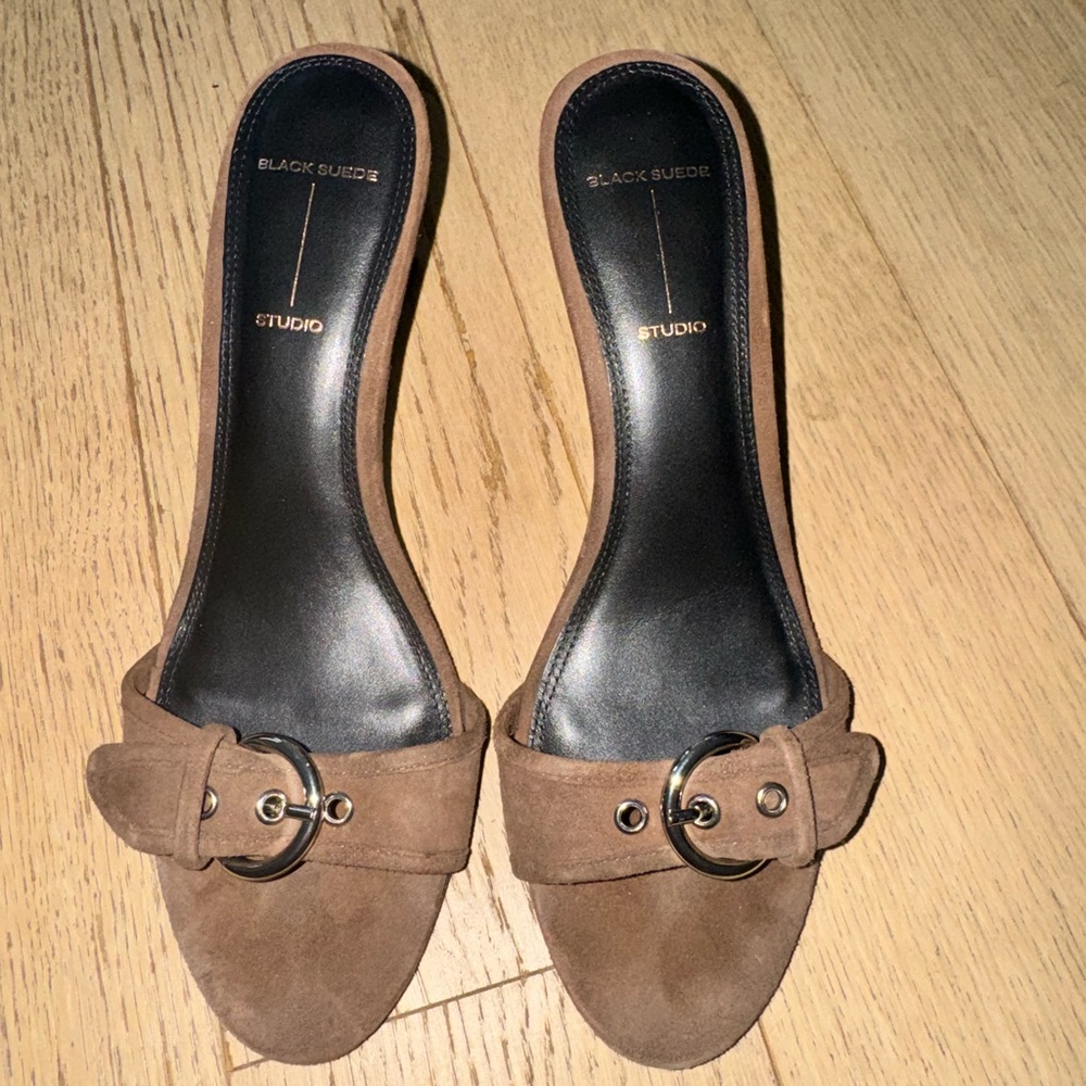 Black Suede studio Leo slide sandal 39
